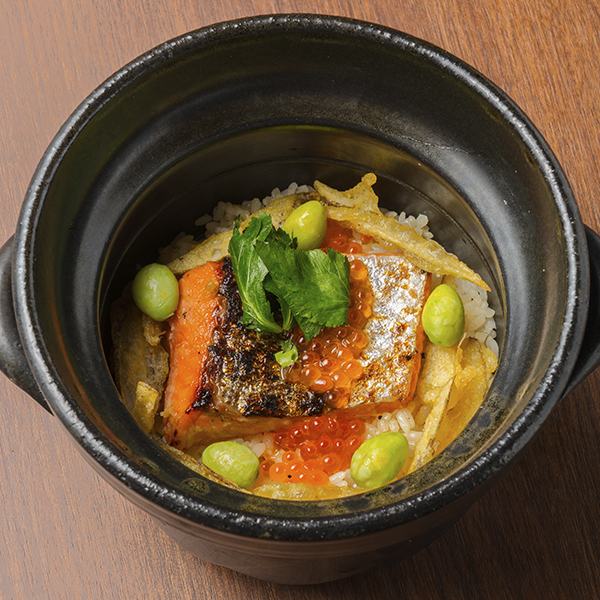 秋鮭の西京漬けといくらの親子土鍋飯