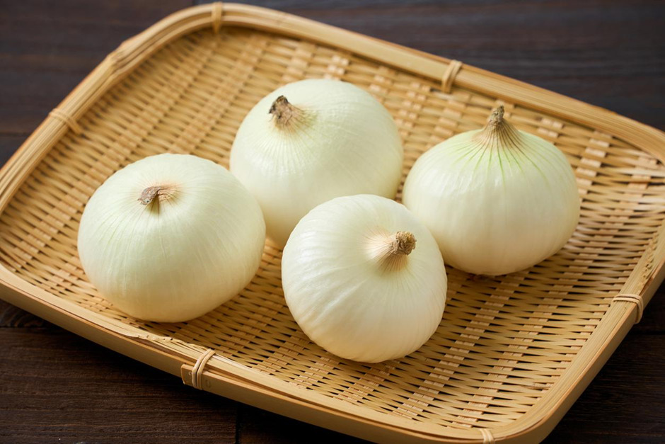 新玉ねぎ：驚くほどの甘みとみずみずしさ